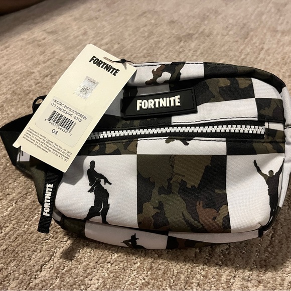 Fortnite Sling/fanny bag, belt bag, NWT, Camo design - Picture 1 of 6